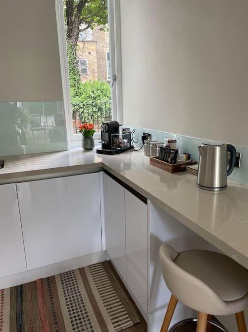 Stylish 3-Bedroom Flat In Kensington Londres Exterior foto