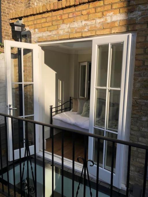 Stylish 3-Bedroom Flat In Kensington Londres Exterior foto