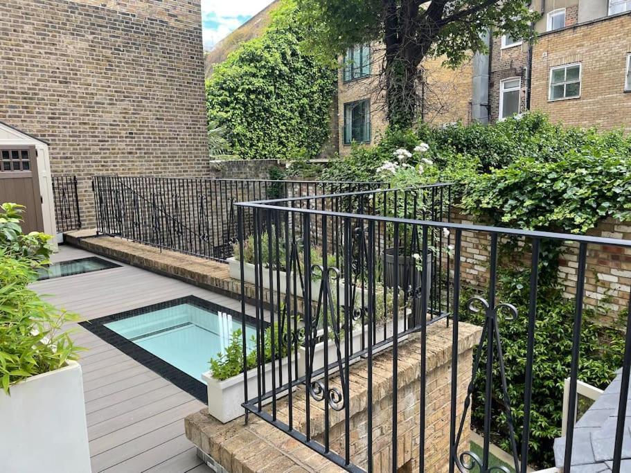 Stylish 3-Bedroom Flat In Kensington Londres Exterior foto